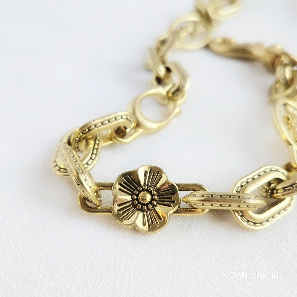 NEW Chunky Gold Chain Strap Bag Charm - Picture 6 of 9